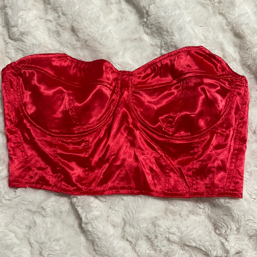 ADORABLE STRAPLESS TOP